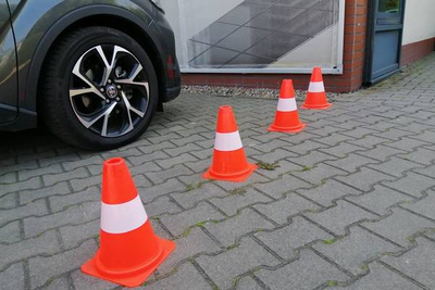 Pachołek drogowy 30 cm - elastyczny