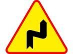 Znak A-3 - niebezpieczne zakręty - pierwszy w prawo