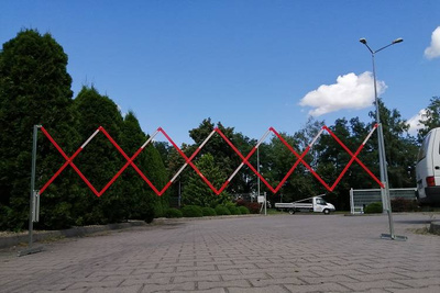 Stalowa zapora nożycowa rozsuwana