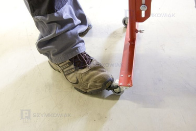 Zapora nożycowa na kółkach