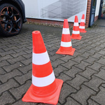 Pachołek drogowy 50 cm - elastyczny, fluorescencyjny, odblaskowy