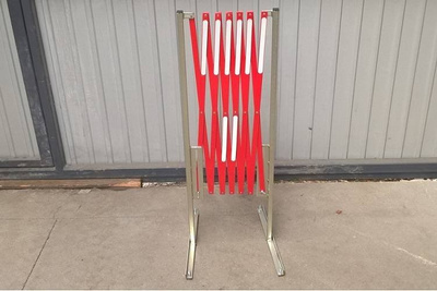 Stalowa zapora nożycowa rozsuwana