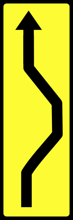 Tabliczka T-18a - Tabliczka wskazuje nieoczekiwaną zmianę kierunku ruchu lub przebiegu drogi