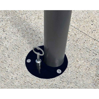 Słupek z systemem Serrubloc