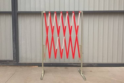 Stalowa zapora nożycowa rozsuwana