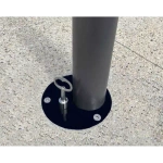 Słupek z systemem Serrubloc