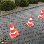 Pachołek drogowy 50 cm - elastyczny, fluorescencyjny, odblaskowy