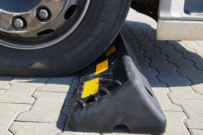 Ogranicznik parkingowy dla aut ciężarowych