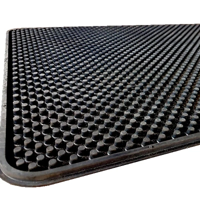 Wycieraczka gumowa kołkowa 60x40 cm